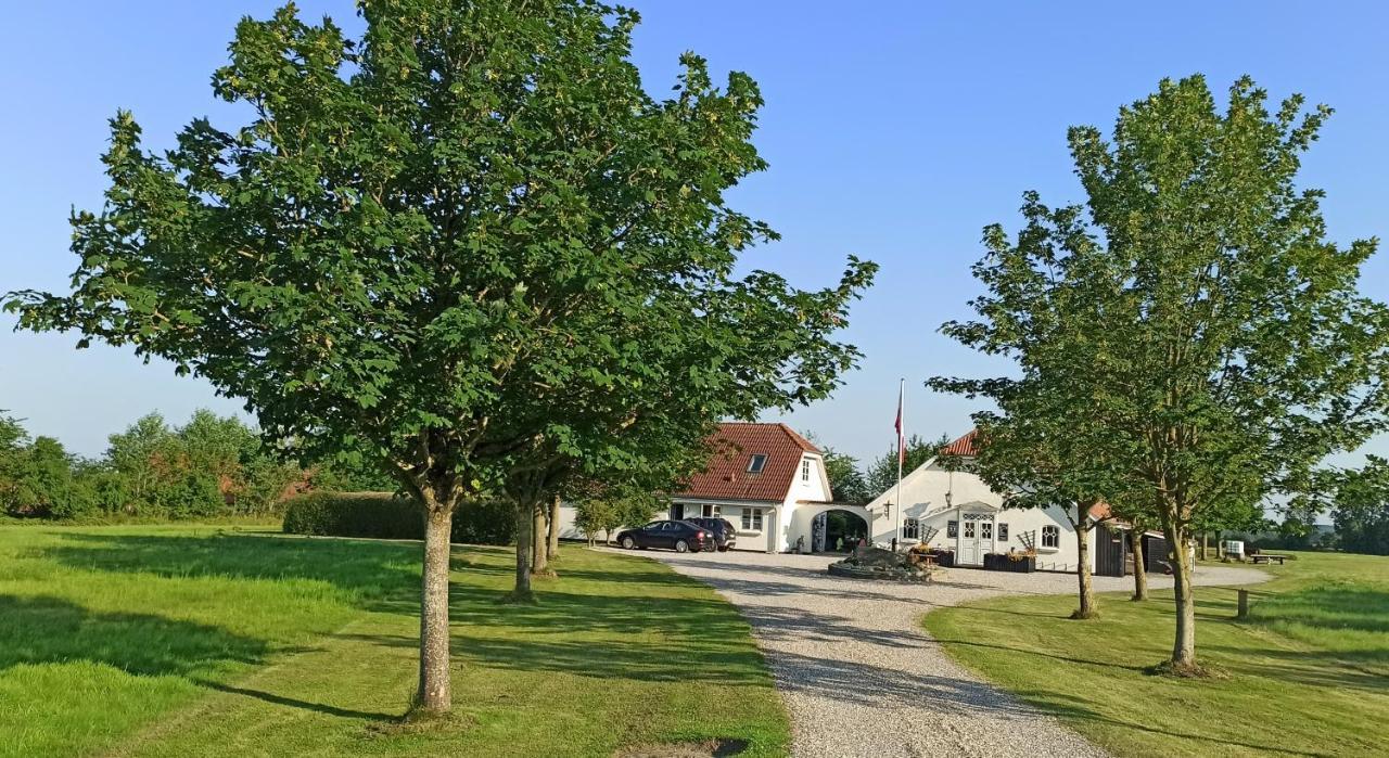 Dragondrum Bed & Kitchen Ullerslev Exterior photo